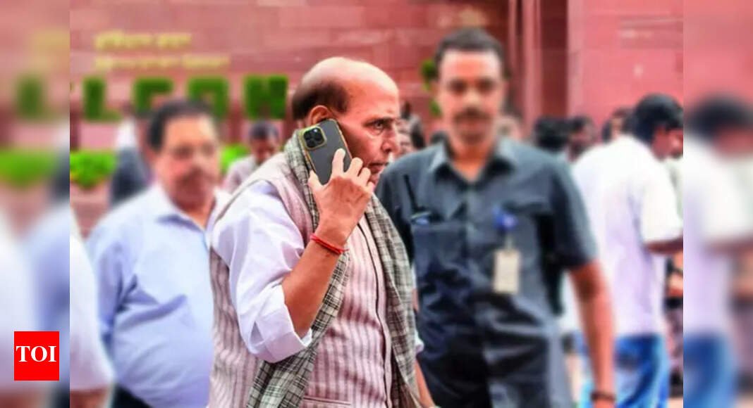 rajnath-reaches-out-to-dmk,-tmc,-bjd-for-consensus-on-vp-nominee