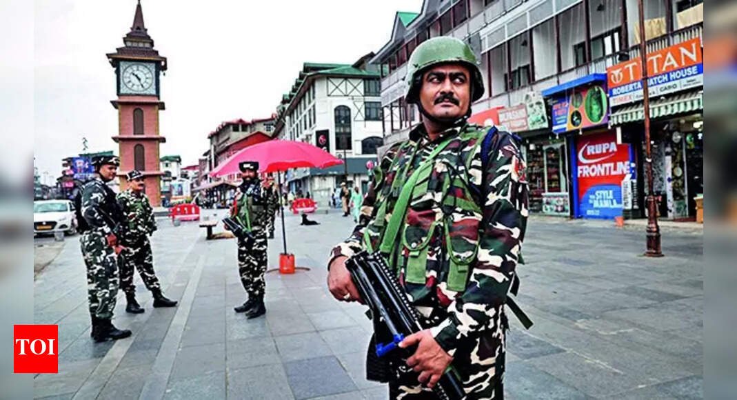 ex-kashmir-bar-prez-charged-under-uapa
