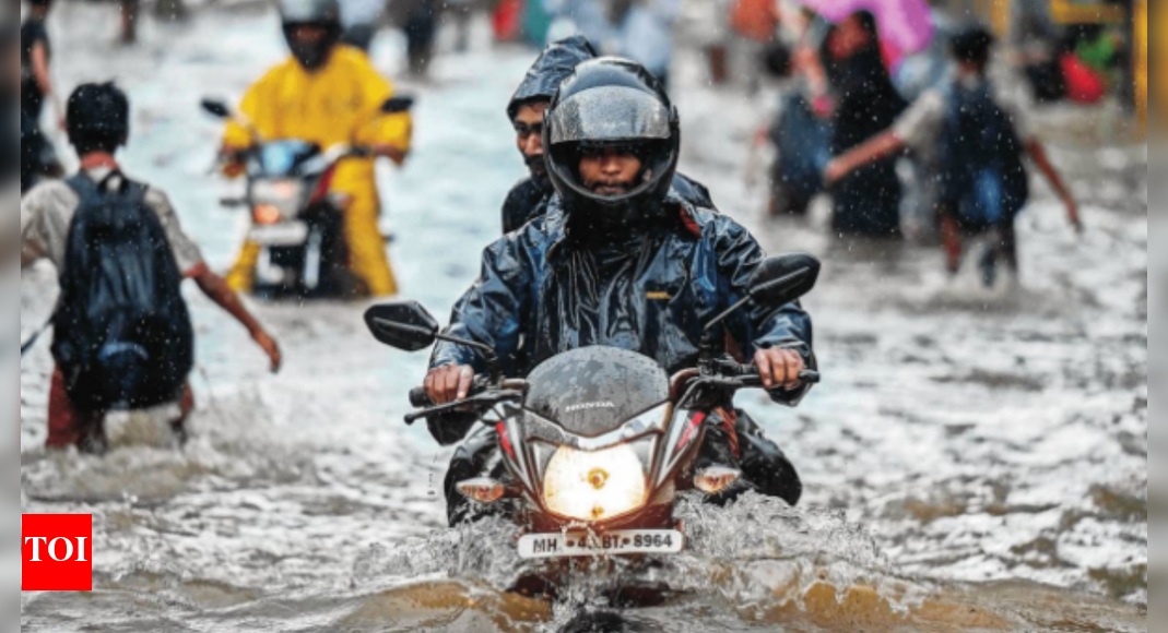 red-alert-in-mumbai:-500mm-downpour-in-just-84-hours;-city-flooded