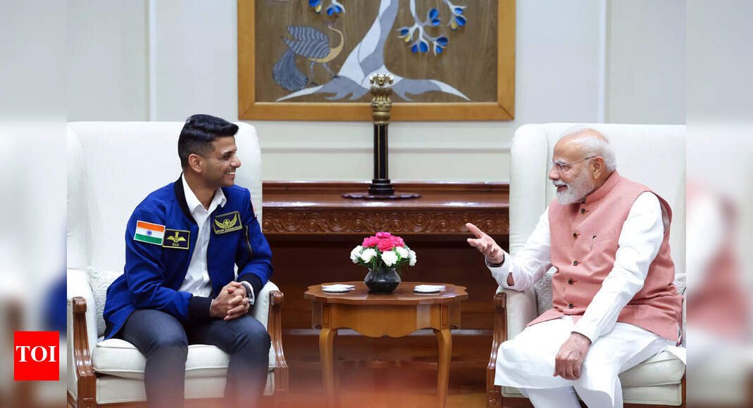 how-‘india’s-secrets’-helped-shubhanshu-shukla-in-space:-astronaut-shares-experience-with-pm-modi-–-watch