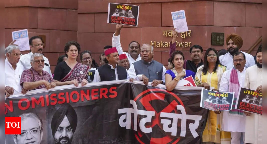 india-bloc-keeps-up-sir-protest;-telangana-mps-demand-urea;-ruckus-halts-parliament