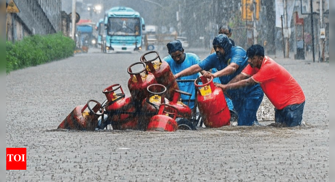 mumbai’s-rain-misery-continues:-300mm-downpour-paralyses-city;-400-evacuated-as-mithi-river-swells