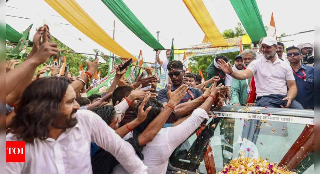 vote-adhikar-yatra:-rahul-gandhi’s-convoy-‘crushes’-cop-–-watch