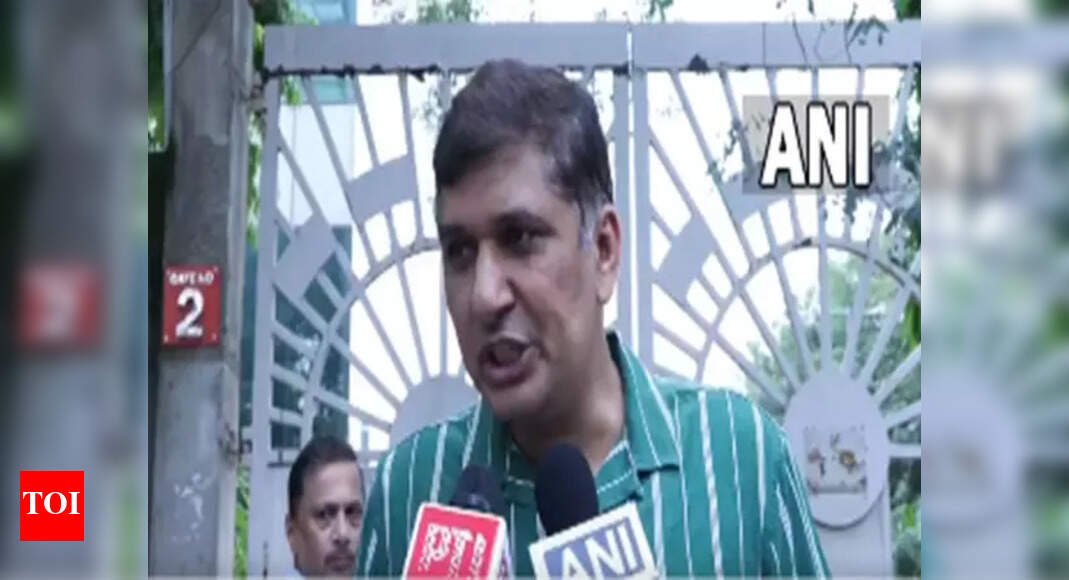 aap-slams-new-education-bill-on-private-school-fees,-calls-it-‘against-middle-class-families’