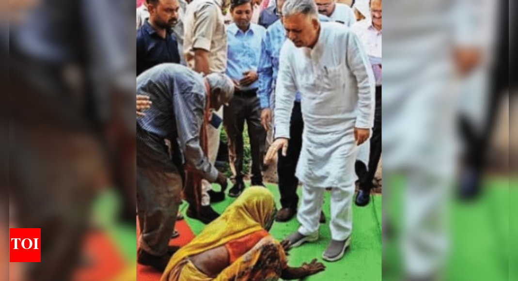 ‘we-are-alive’:-elderly-mp-couple-kneel-before-minister-as-records-show-them-‘dead’