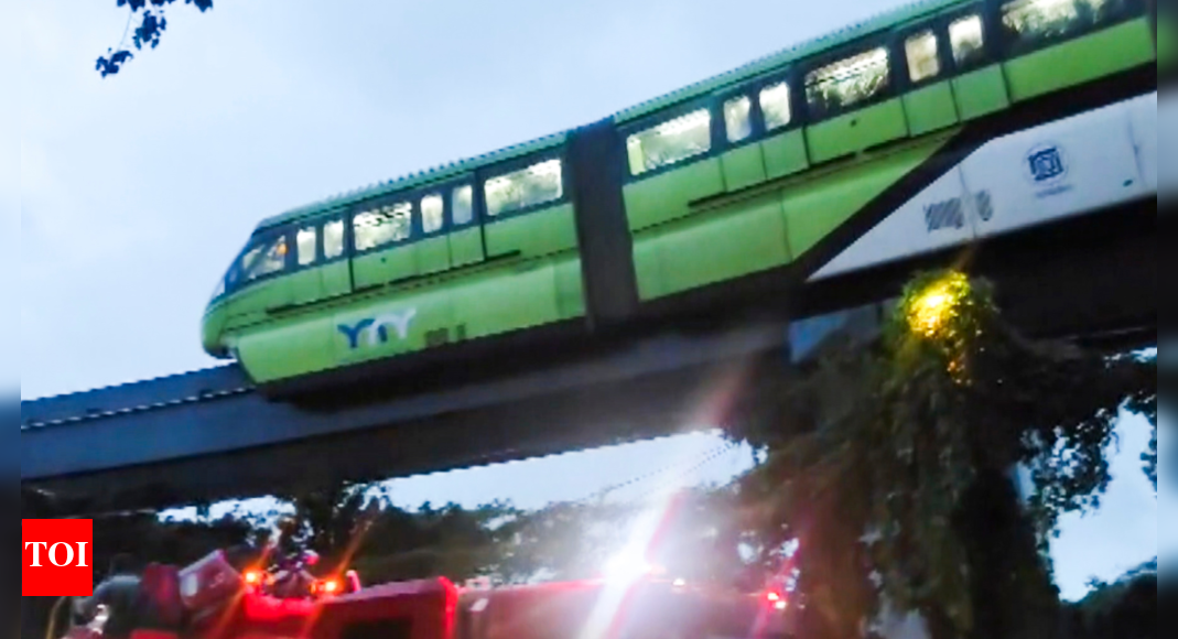 ‘train-overcrowded’:-monorail-breaks-down,-stuck-between-2-stations