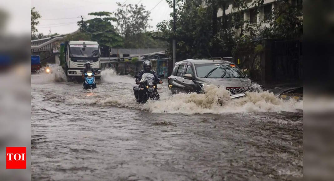‘allow-extra-time-for-commute’:-indigo-issues-advisory-amid-heavy-rains-in-mumbai