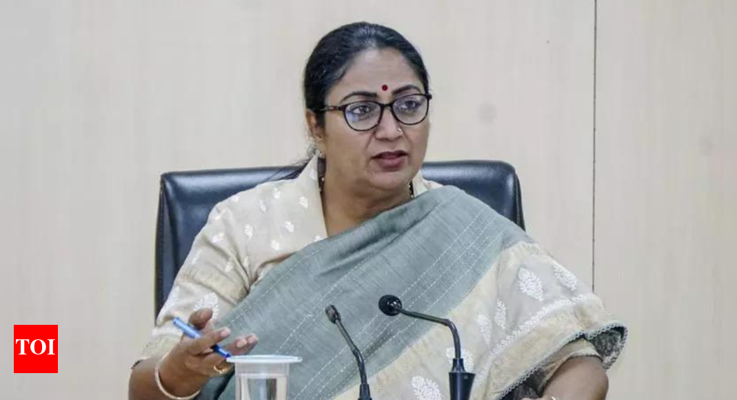 ‘gave-some-papers,-then-hit-her’:-delhi-cm-rekha-gupta-‘slapped’-during-‘jan-sunwai’-programme;-man-arrested
