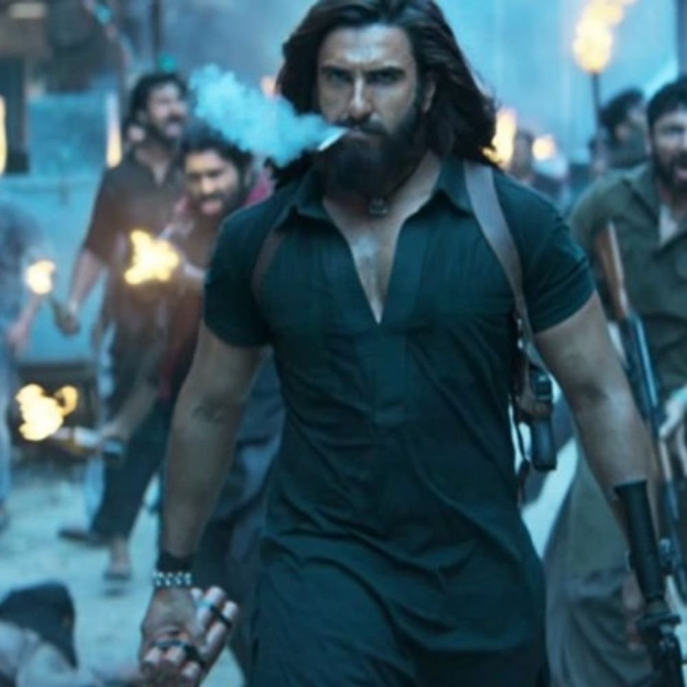 धुरंधर-के-सेट-पर-120-क्रू-मेंबर्स-की-तबीयत-बिगड़ी:एसोसिएशन-ने-सख्त-जांच-की-मांग-की,-कहा-प्रोड्यूसर-पैसे-बचाने-के-लिए-खराब-खाना-खिलाते-हैं