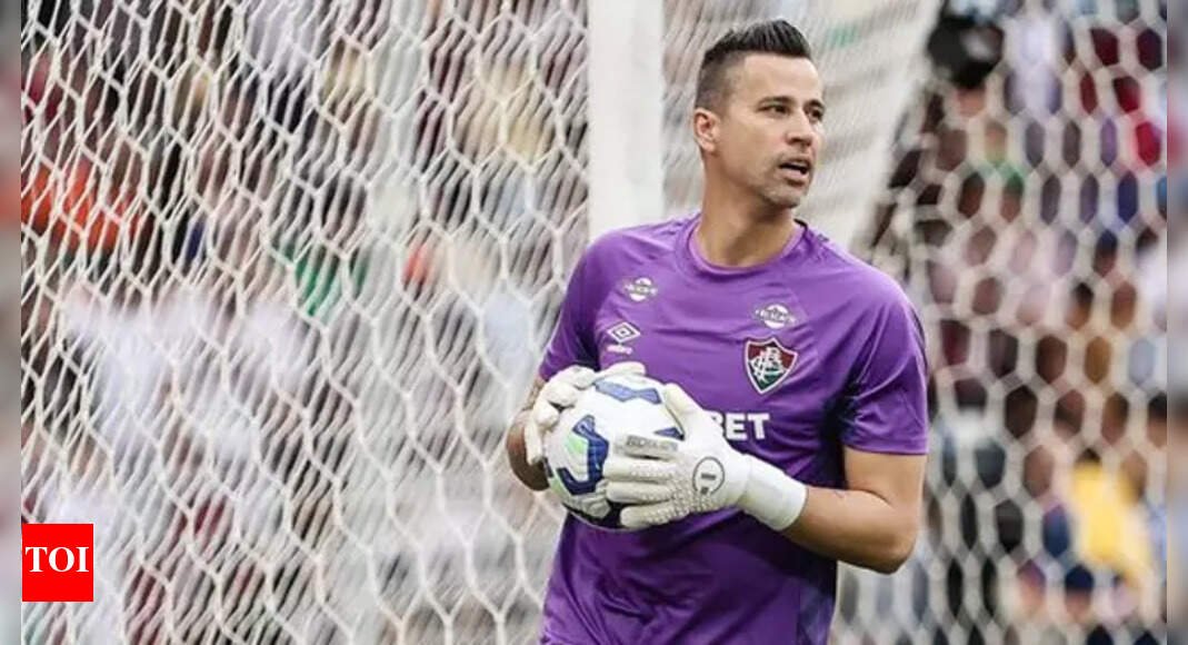 world-record!-fabio-creates-football-history,-breaks-peter-shilton’s-all-time-record-for-most-competitive-appearances