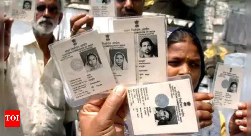 maharashtra-poll-row:-fir-against-psephologist-sanjay-kumar;-accused-of-‘spreading-false-info’