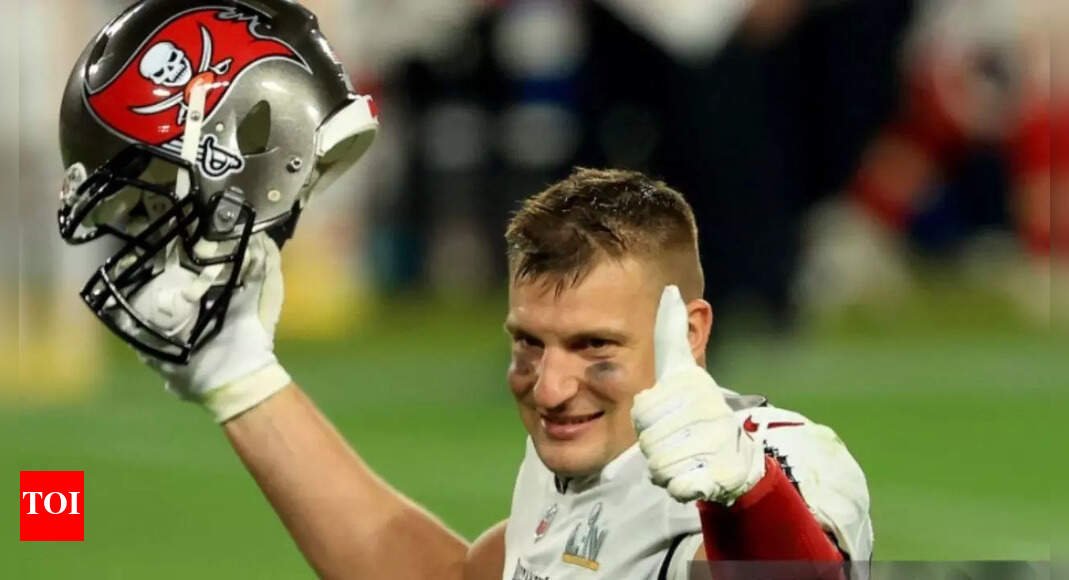 patriots-legend-rob-gronkowski-announces-one-day-deal-to-retire-in-new-england