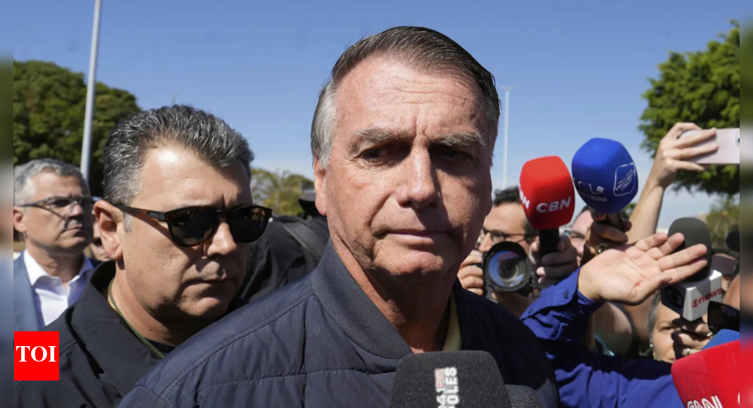 ‘fear-for-my-life’:-brazilian-police-say-ex-president-bolsonaro-was-planning-to-flee-to-argentina;-request-asylum
