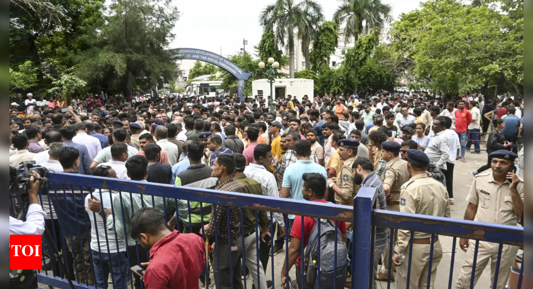 ahmedabad-student-murder:-‘kon-hain,-kya-karlega-tu?’-accused’s-shocking-chat-surfaces-on-social-media