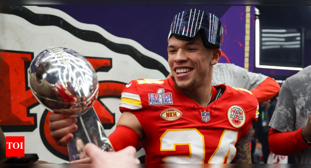 skyy-moore-moves-from-4-time-super-bowl-winning-team-to-5-time-super-bowl-winning-team