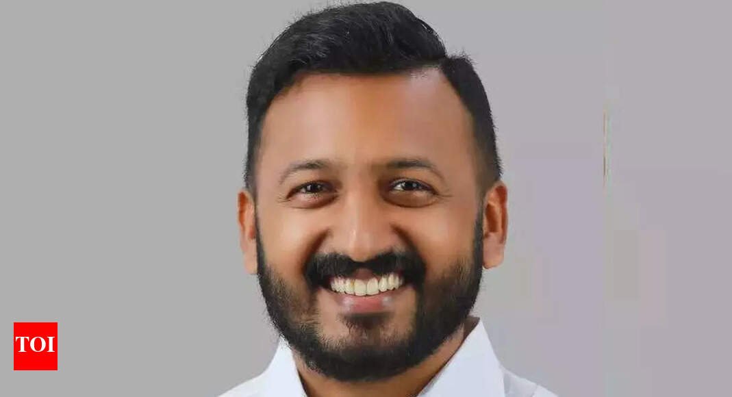 kerala-youth-cong-chief-resigns:-model,-writer-allege-harassment;-‘invited-me-to-hotel’