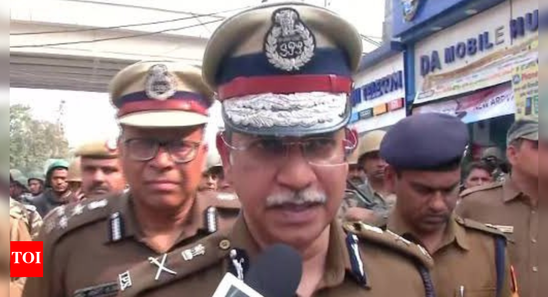 delhi-top-cop-removed-after-attack-on-cm-rekha-gupta;-replacement-named