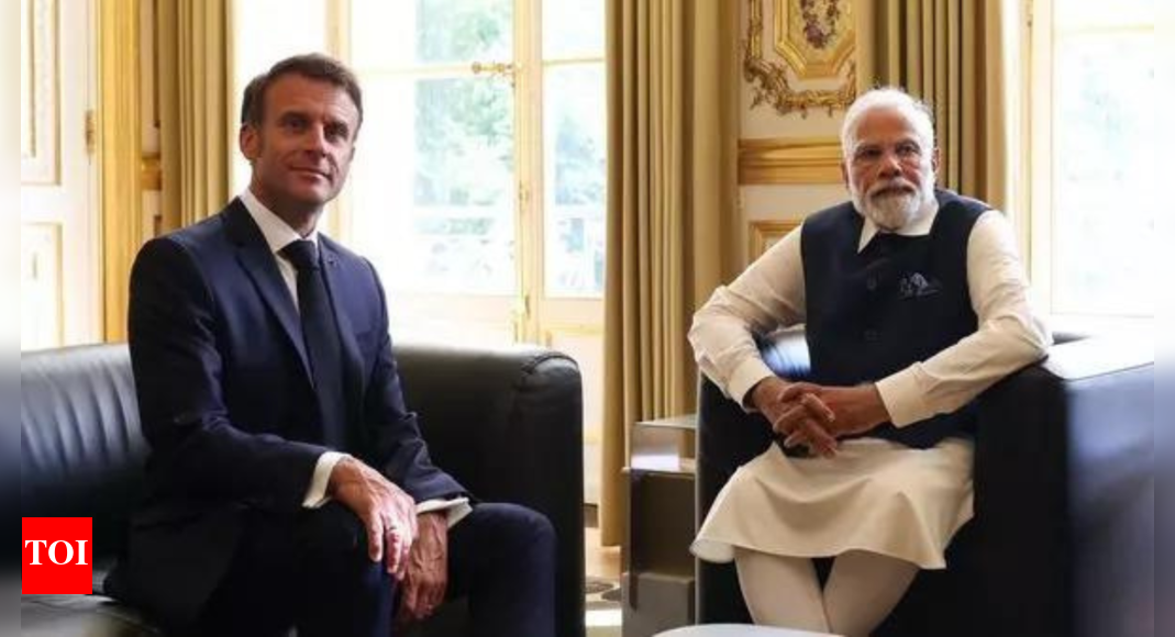 pm-modi-speaks-to-france’s-macron;-discusses-conflicts-in-ukraine,-west-asia