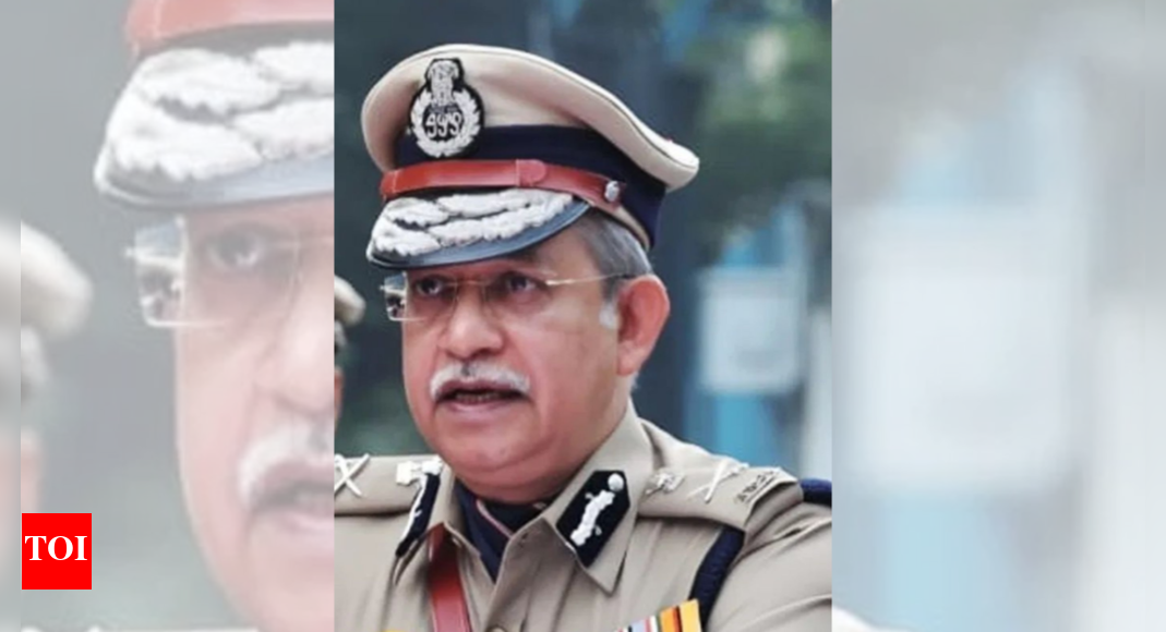 ‘hard-taskmaster’:-satish-golcha-takes-charge-as-new-delhi-police-commissioner