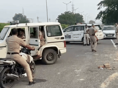 एल्विश-के-घर-फायरिंग-का-आरोपी-गिरफ्तार:पुलिस-एनकाउंटर,-पैर-में-गोली-लगी,-फरीदाबाद-में-छिपा-था