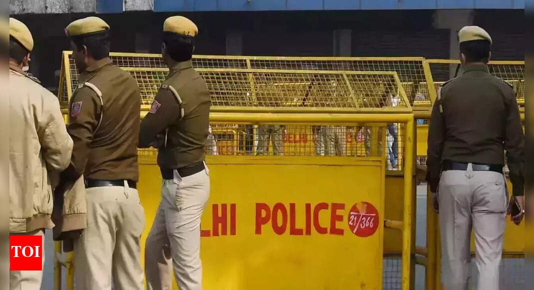 another-delhi-school-gets-bomb-threat-mail:-4th-such-incident-this-week