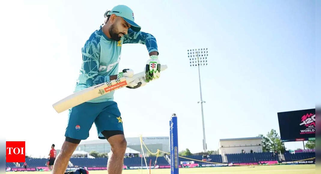 babar-azam-hits-the-nets-following-asia-cup,-pcb-central-contract-snub-–-watch