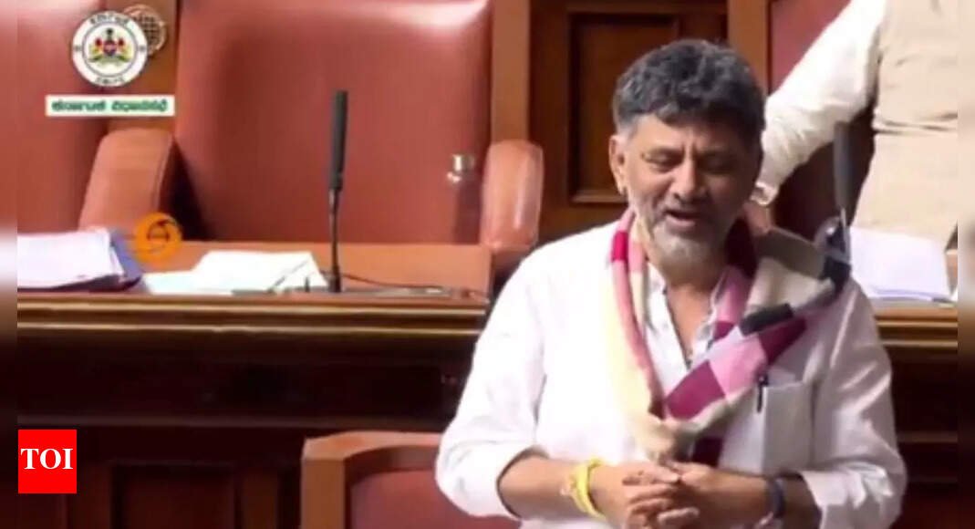‘namaste-sada-vatsale’:-dk-shivakumar-‘sings’-rss-anthem-at-karnataka-assembly;-watch-video