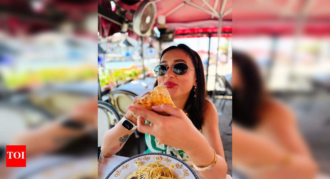mimi-chakraborty-unwinds-in-italy