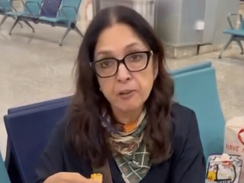 शॉर्ट्स-पहनकर-ट्रोल-हुईं-नीना-गुप्ता:ट्रोलर-बोला-पैर-मत-दिखाइए,-दादी-मम्मी-को-ऐसे-कभी-नहीं-देखा,-एक्ट्रेस-बोलीं-ऐसी-बॉडी-नहीं-इसलिए-जलते-हैं