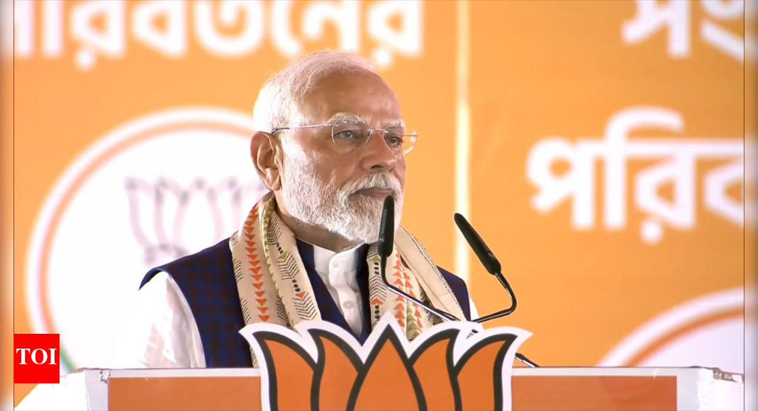 ‘tmc-jaabe,-poribortan-hobe’:-in-kolkata,-pm-modi’s-big-charge-and-a-promise-–-top-quotes