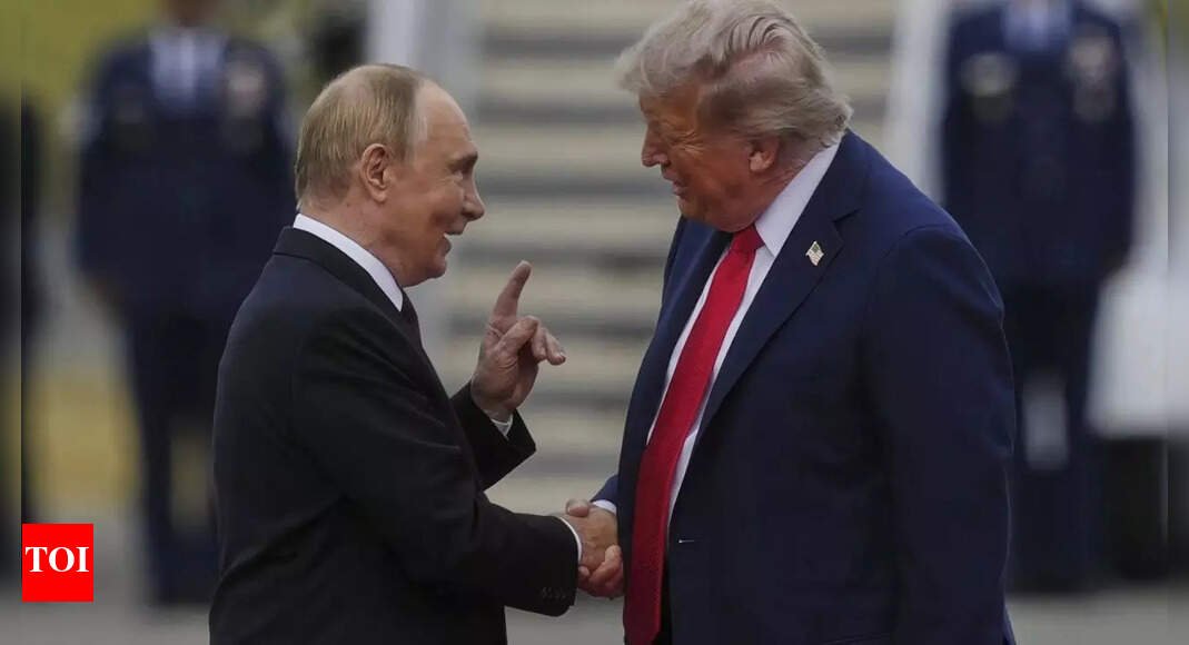 ‘light-at-the-end-of-the-tunnel’:-putin-expresses-hope-of-mending-us-ties