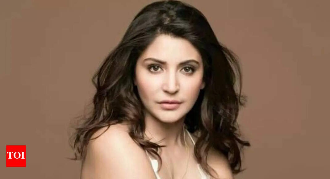 when-anushka-sharma-admitted-getting-a-‘lip-job’-for-‘bombay-velvet’:-‘i’m-human-and-not-perfect’