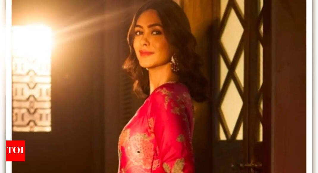 when-mrunal-thakur-opened-up-about-her-love-life,-admitted-that-having-a-cheating-partner-was-her-‘biggest-fear’
