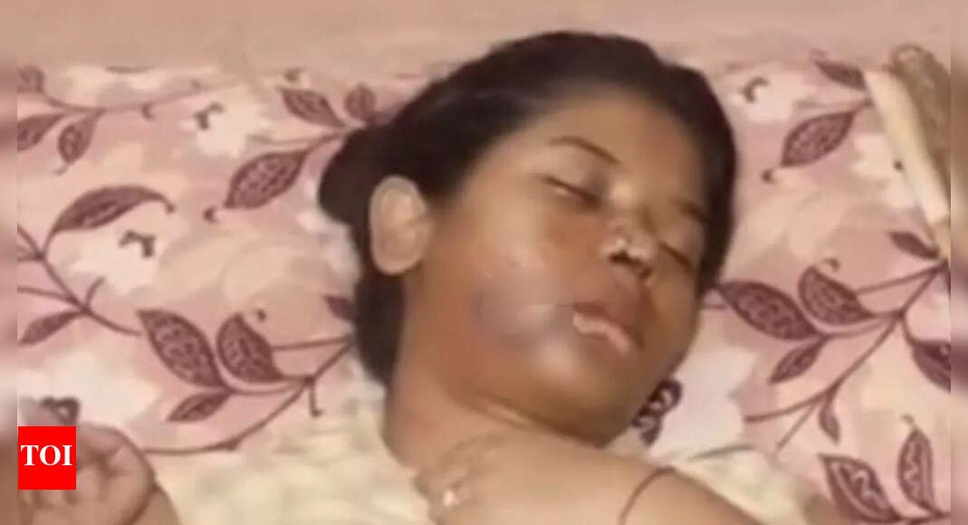 21-year-old-bba-student-mauled-by-stray-dogs-in-kanpur;-cheek-torn,-receives-17-stitches