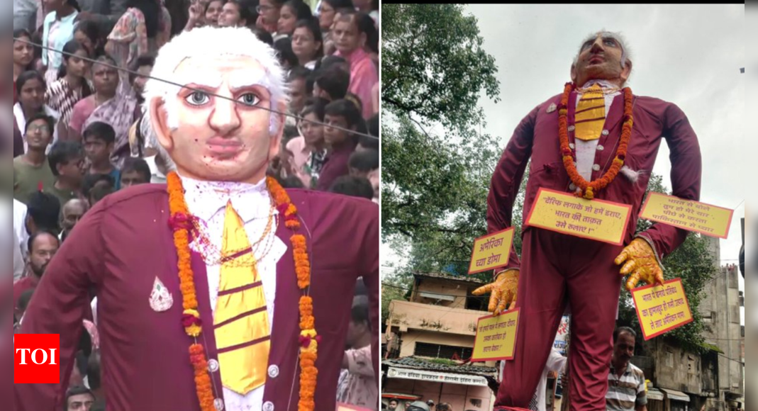 watch:-nagpur’s-marbat-festival-features-giant-trump-effigy;-people-protest-50%-tariffs-on-india