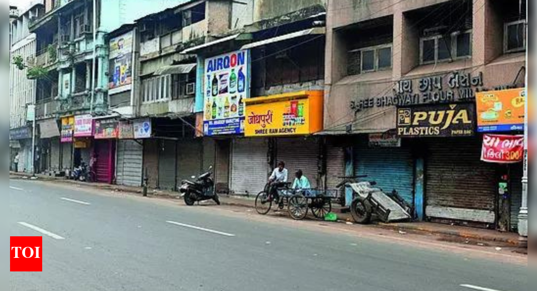 ‘apologise-with-folded-hands-or-…-’:-gujarat-student-receives-death-threats