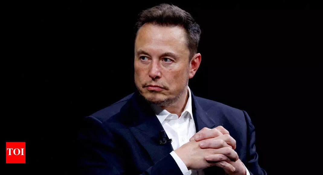 tesla-ceo-elon-musk-on-future-of-ai-powered-gadgets:-‘devices-will-just-be…’