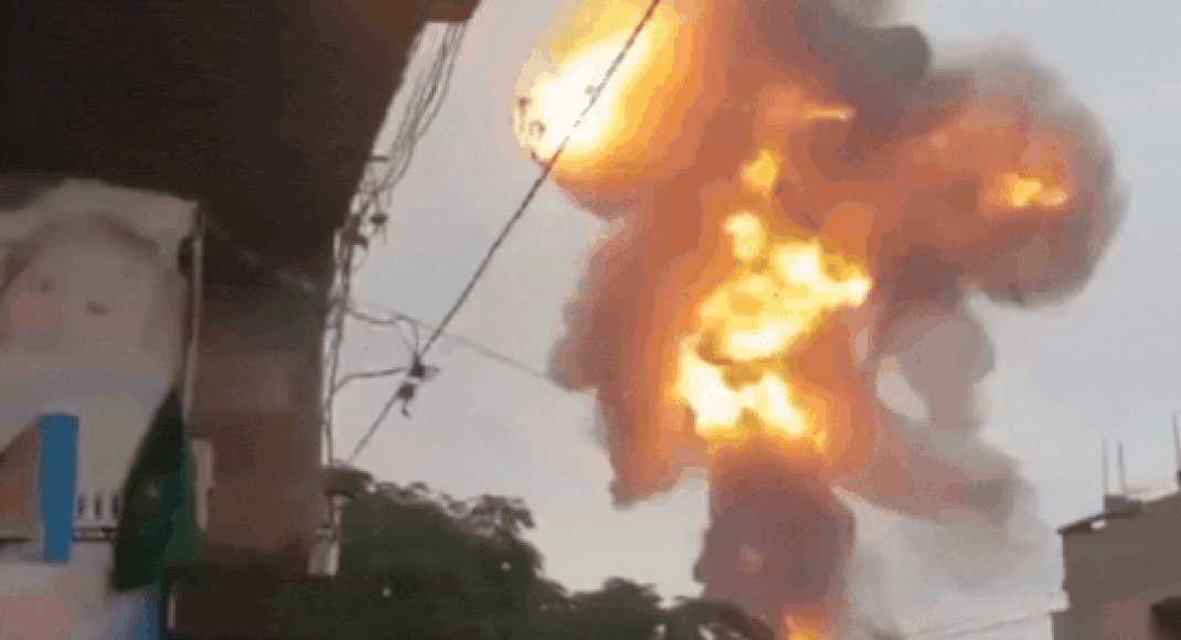 israel-strikes-yemen’s-missile-bases;-explosions-near-presidential-complex