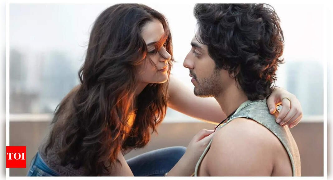 mohit-suri,-ahaan-panday-and-aneet-padda’s-‘saiyaara’-mints-rs-1.87-crore-in-6th-weekend,-inches-towards-rs-328-crore-mark