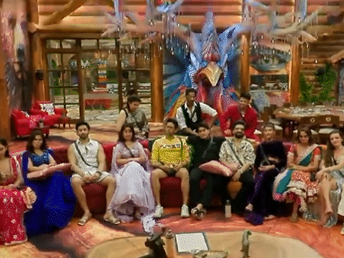 बिग-बॉस-19ः-पहले-दिन-ही-बिस्तर-न-मिलने-पर-झगड़ा:कुनिका-ने-को-कंटेस्टेंट-से-कहा-हीरोगिरी-मत-कर-नाम-बता-चल,-जानिए-कौन-हैं-सीजन-के-16-कंटेस्टेंट्स