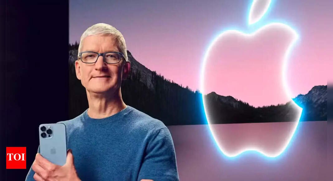 apple-ceo-tim-cook-to-employees:-to-not-use-ai-would-leave-us-behind;-we-can’t-do-that