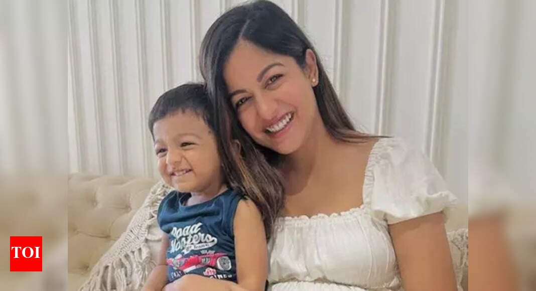 ishita-dutta’s-two-year-old-son-sings-special-birthday-song-for-her-in-his-cute-baby-voice