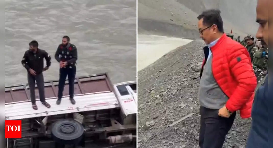 watch:-kiren-rijiju-halts-convoy-to-help-accident-victims-in-ladakh