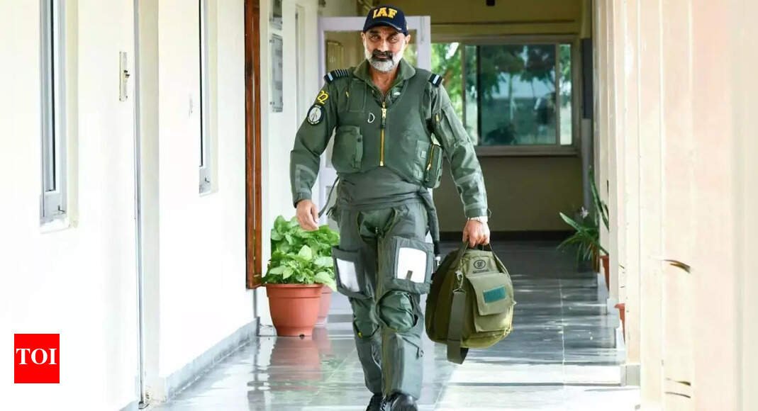 ‘india-should-not-be-inspired-by-us’:-iaf-chief-warns-against-rushing-theatre-commands