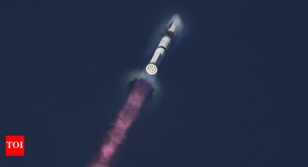 spacex’s-starship-successfully-lifts-off-in-its-3rd-attempt-–-watch