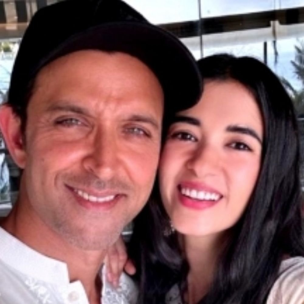 ऋतिक-रोशन-की-किराएदार-बनीं-गर्लफ्रेंड-सबा-आजाद:सी-फेसिंग-अपार्टमेंट-के-लिए-हर-महीने-देंगी-75-हजार-रुपए,-2-साल-पहले-एक्टर-ने-करवाया-था-रेनोवेट