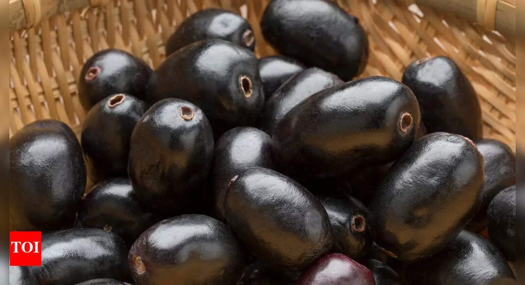 why-people-with-diabetes-should-include-jamun-in-their-diet:-know-its-benefits