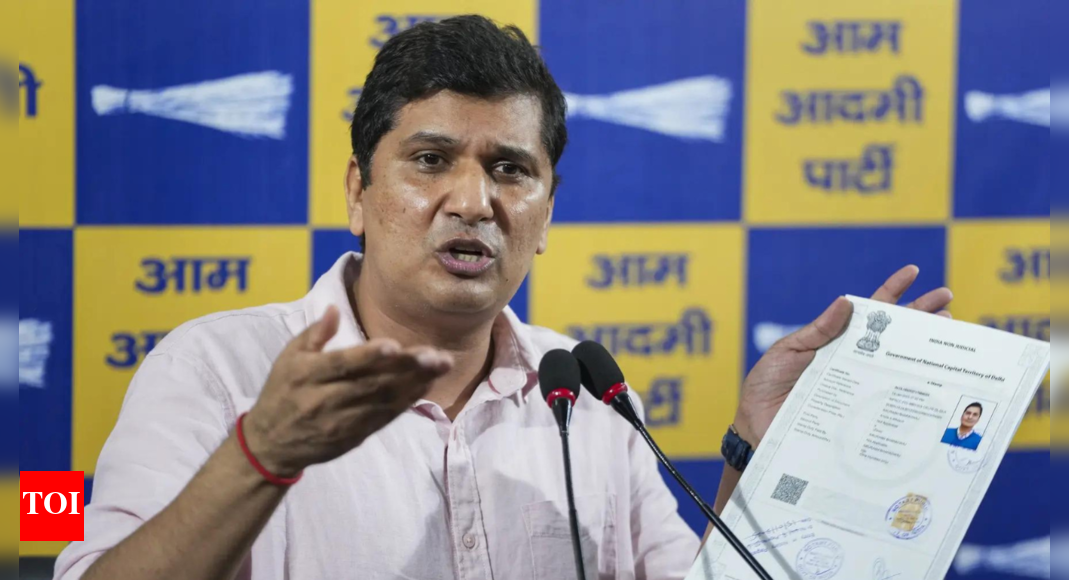 aap’s-saurabh-bharadwaj-slams-ed,-alleges-l-g-conspired-to-frame-him
