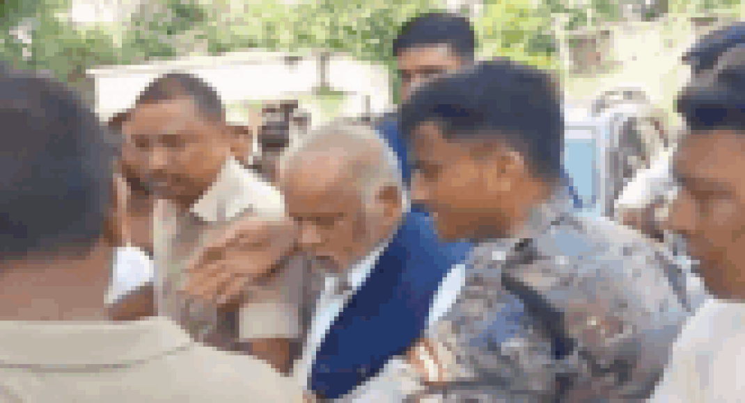 bihar-polls:-nitish-govt-minister-hounded-by-mob;-chased-for-1km,-car-attacked