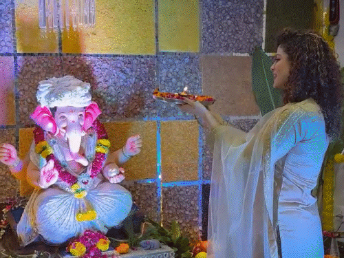 पलक-मुच्छल-के-घर-पधारे-गणपति-बप्पा:सिंगर-ने-कहा-भक्ति-का-सबसे-बड़ा-साधन-जनसेवा,-पति-भी-उनके-लिए-भगवान-समान